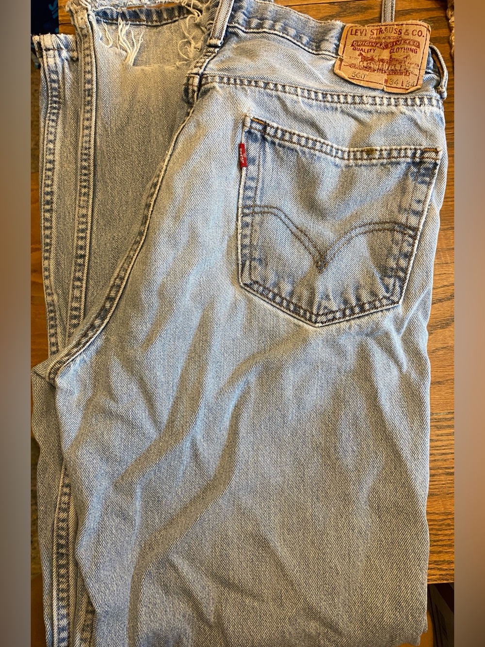 Levi's 560 Men's Light Wash Relaxed Jeans - Pale Blue